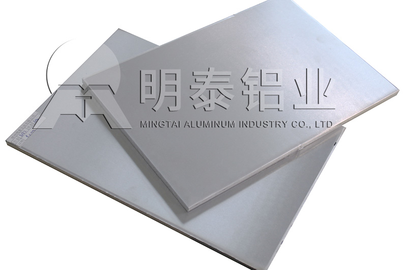汽車後備箱蓋用香蕉视频啪啪